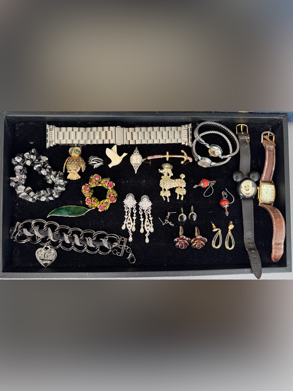 21 ASSORTED FASHION JEWELRY WATCHES BRACELETS BROOCHES EARRINGS PENDANT RING